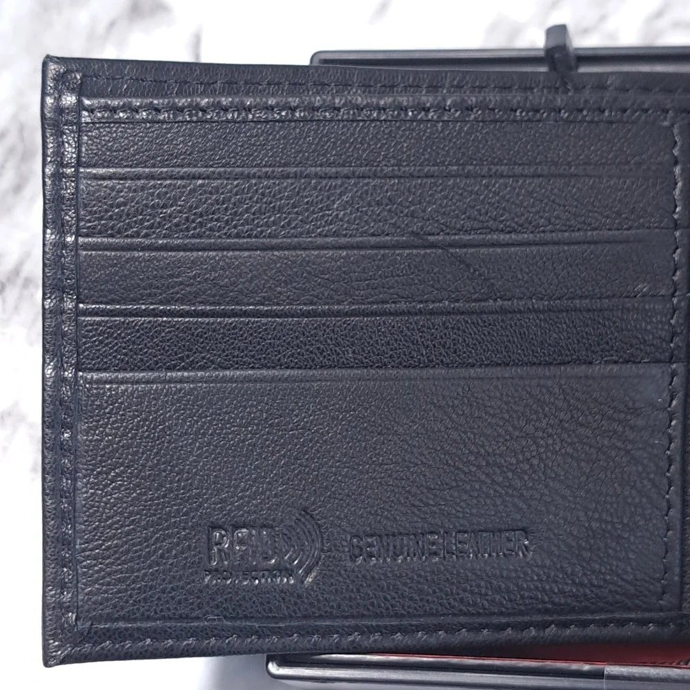 True Religion Men's‎ Leather Bifold Wallet Black With Desk Valet RFID Protection